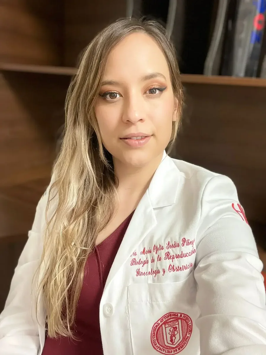 Dra. Ofelia Sordia en su consultorio